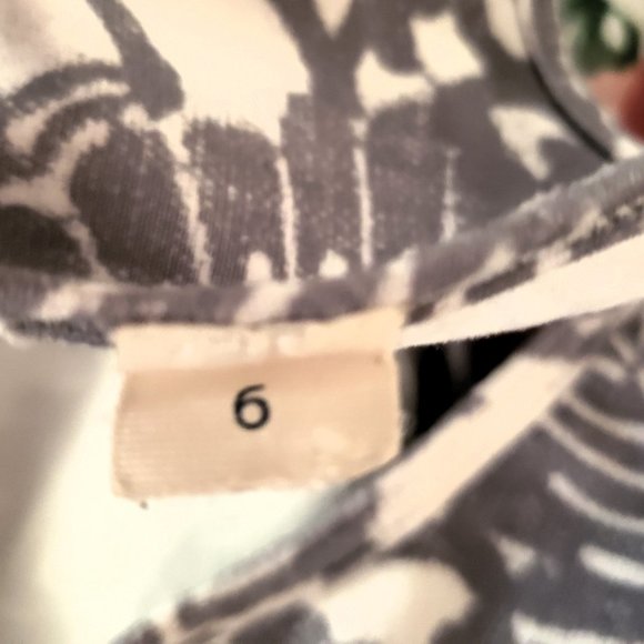 White/Grey LULULEMON Tank Top Size 6 - Picture 6 of 6